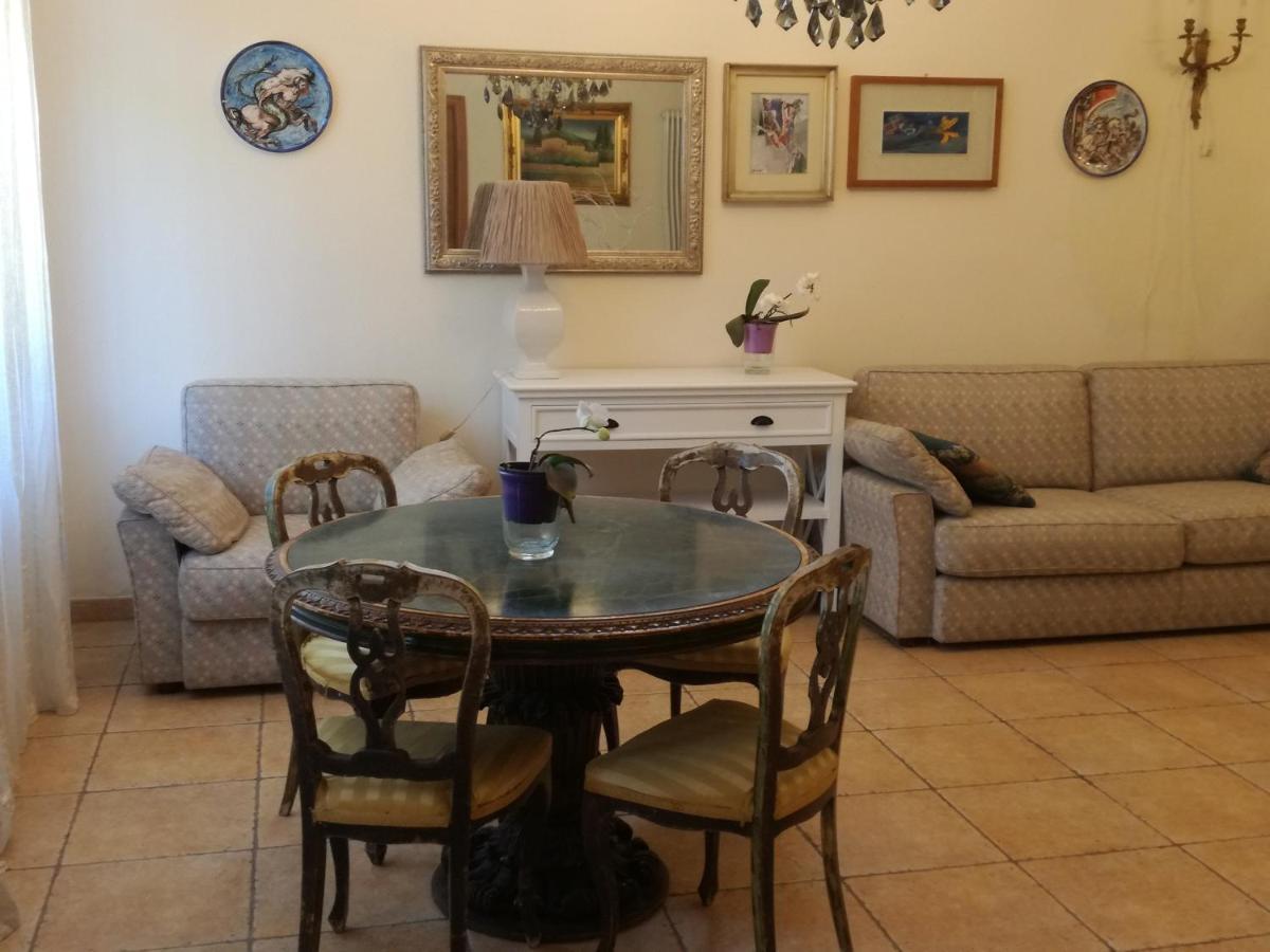 The Orange Groove Bed and breakfast Bari